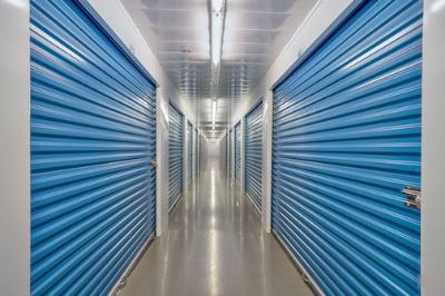 Storage Units at SmartStop Self Strorage - Service Rd - 480 South Service Rd W, Oakville, ON